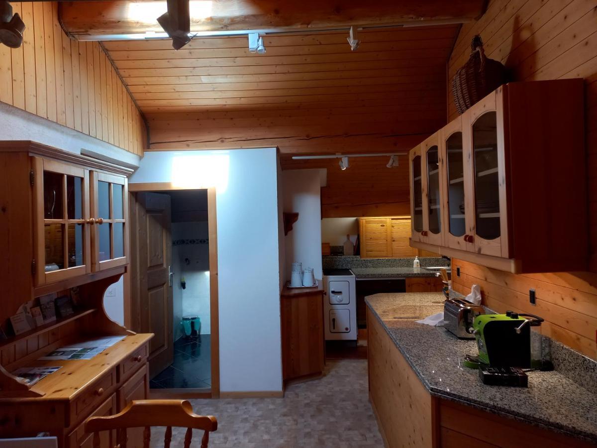 Confortevole Mansarda Di Montagna Poschiavo Exteriör bild